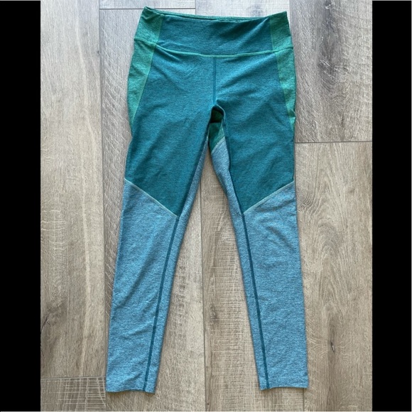 Outdoor Voices Leggings Size Medium - Picture 1 of 6